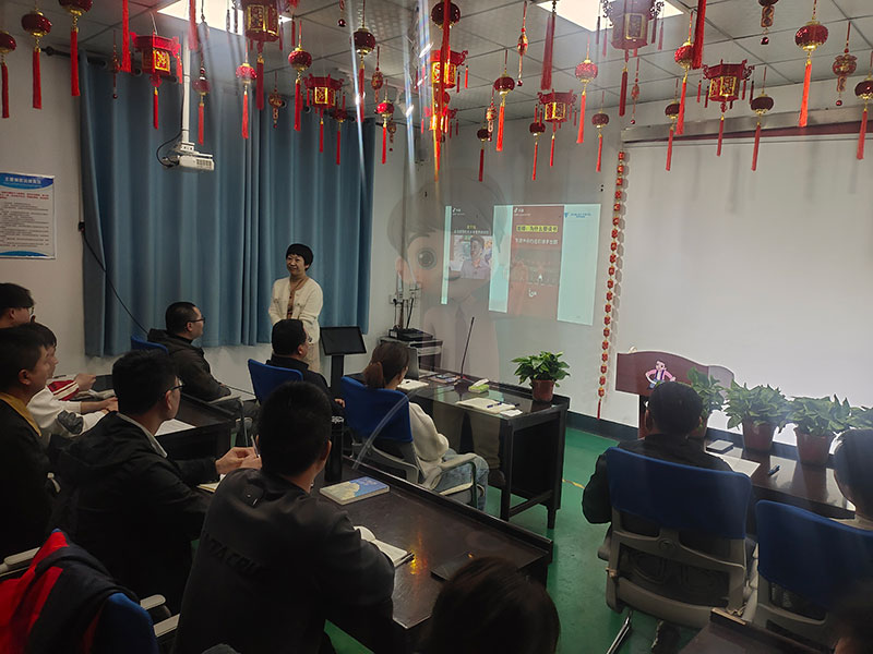 思維破繭，共赴成長：盛達(dá)拉彎共讀聯(lián)盟學(xué)習(xí)小組進(jìn)階之旅