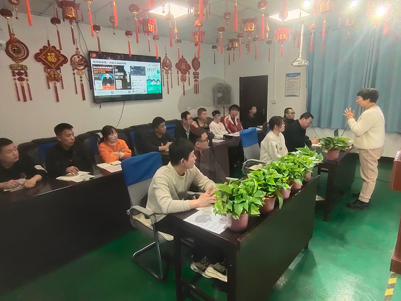 思維破繭，共赴成長：盛達(dá)拉彎共讀聯(lián)盟學(xué)習(xí)小組進(jìn)階之旅